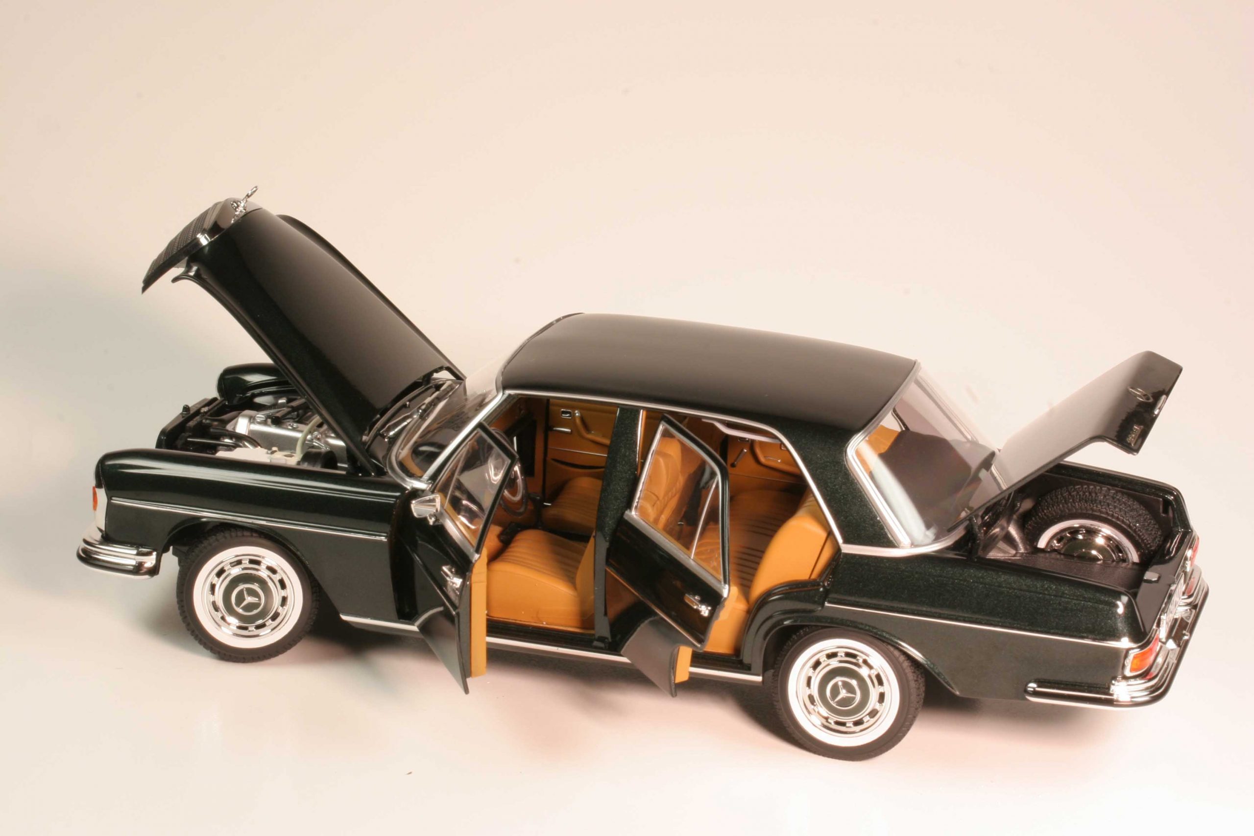 News 1:18 Norev Mercedes 280 SE W108 1968 – caramini-online.de