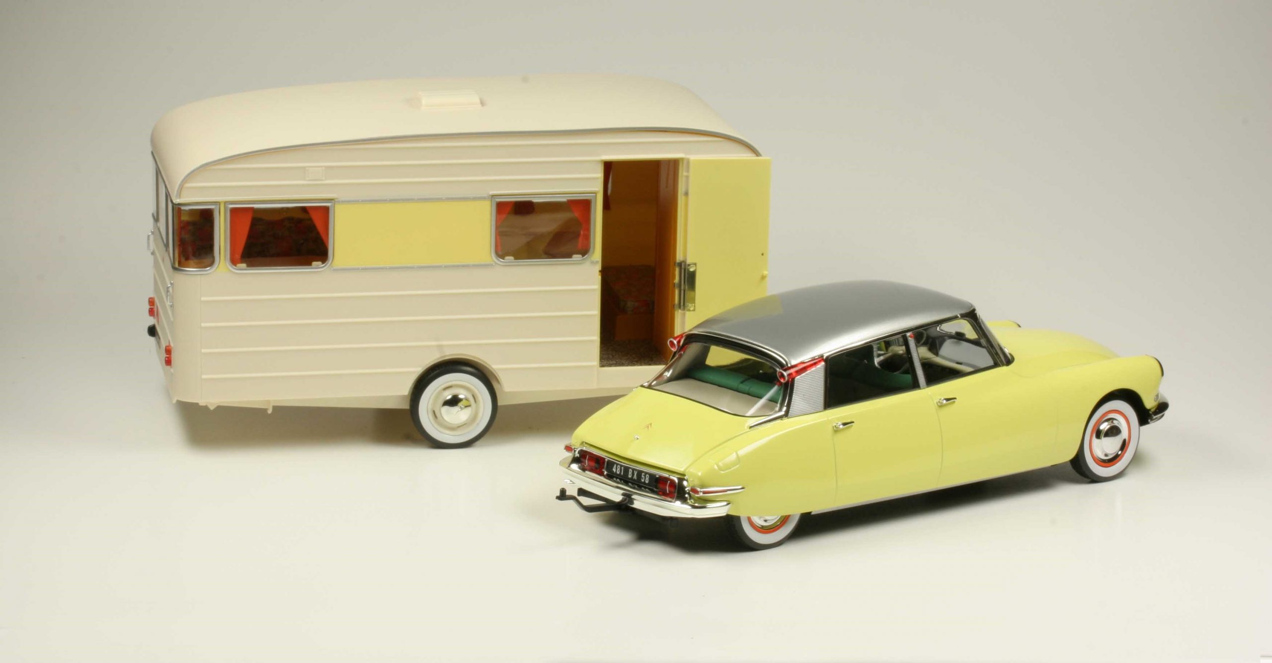 Norev NV121569 1:12 Citroën DS 19 1959-Bleu Delphinium