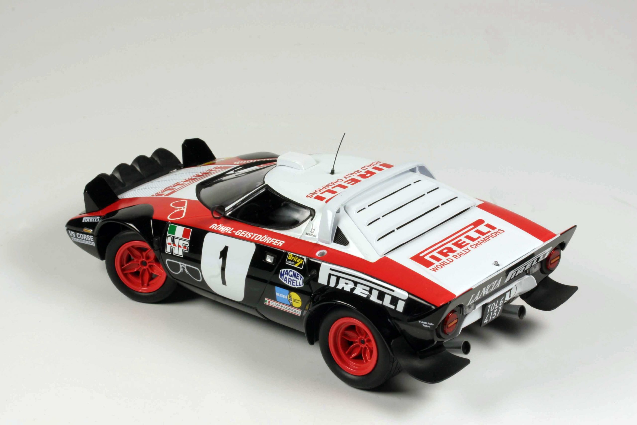 LANCIA STRATOS HF 1981 TOUR DE CORSE RALLY WINNER KIT 1:24 Hasegawa Kit